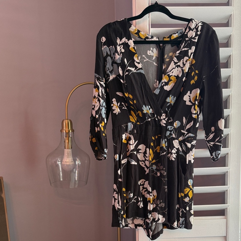 Yumi Kim | Black Love Triangle Liz Romper Floral Faux Wrap V Neck | Sz M